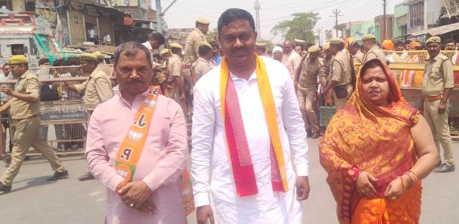 नगर निकाय निर्वाचन नामांकन:भाजपा प्रत्याशी हरिहरपुर से रविंद्र कुमार और हैसर -धनघटा से रिंकू मणि ने नगर पंचायत अध्यक्ष पद पर दाखिल 