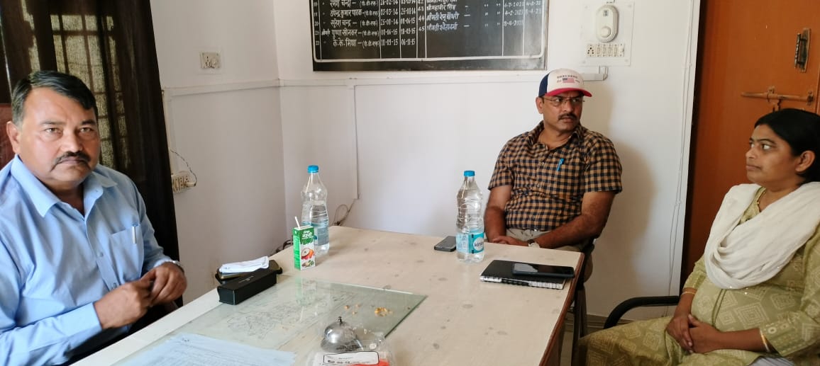 सीडीओ ने पौली ब्लाक का औचक मुआयना कर विकास कार्यो की पत्रावलियों को खंगाला     