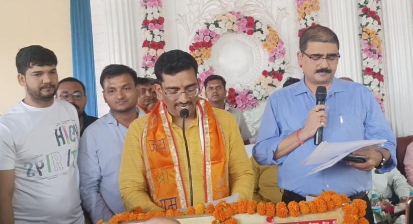 औधोगिक नगरी में विकास का वादा दिबियापुर को आदर्श नगर बनाएंगे:राघव मिश्रा