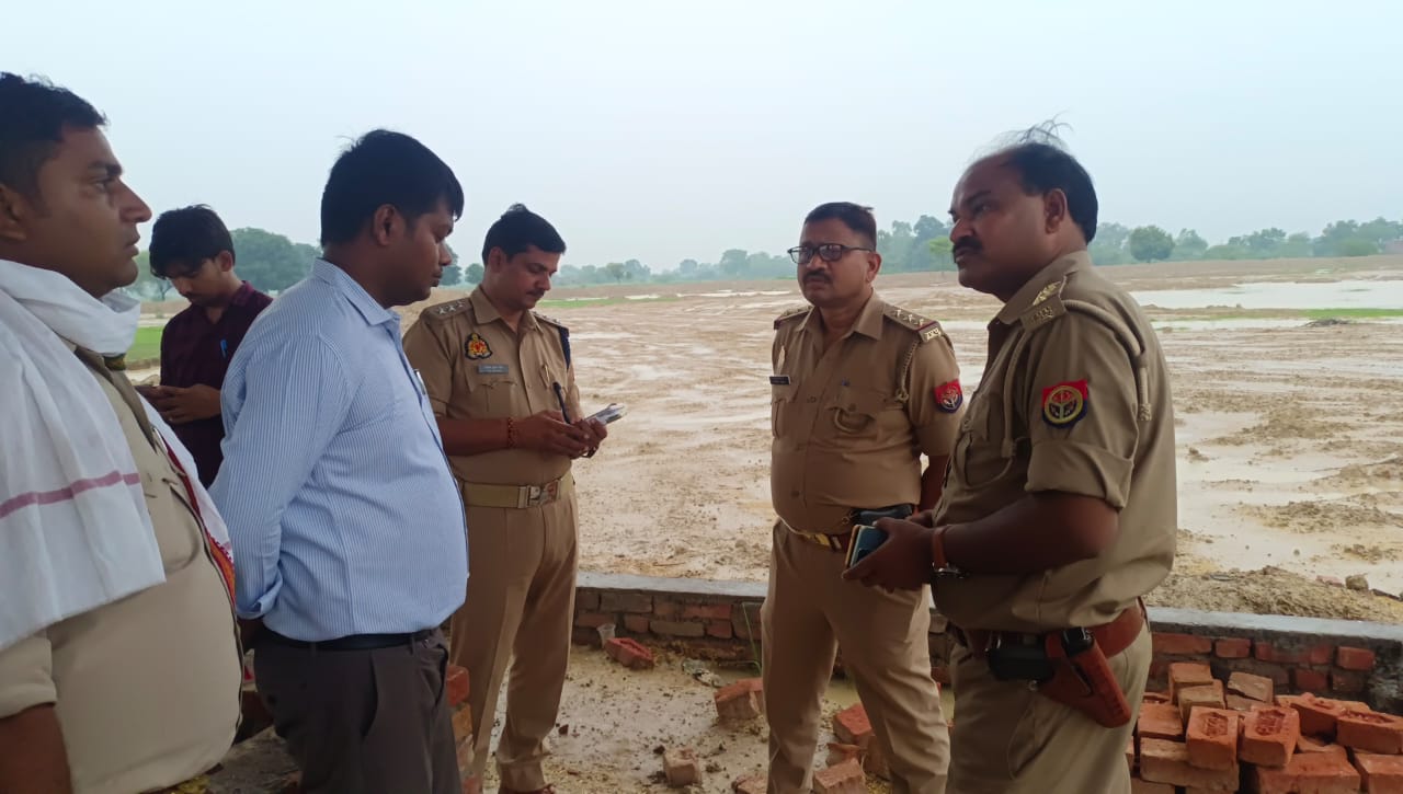 नहाते समय डूबने से युवक की मौत का कारण बन रहे बुंदेलखंड एक्सप्रेसवें के लिए मिट्टी खोदाई के गडढे