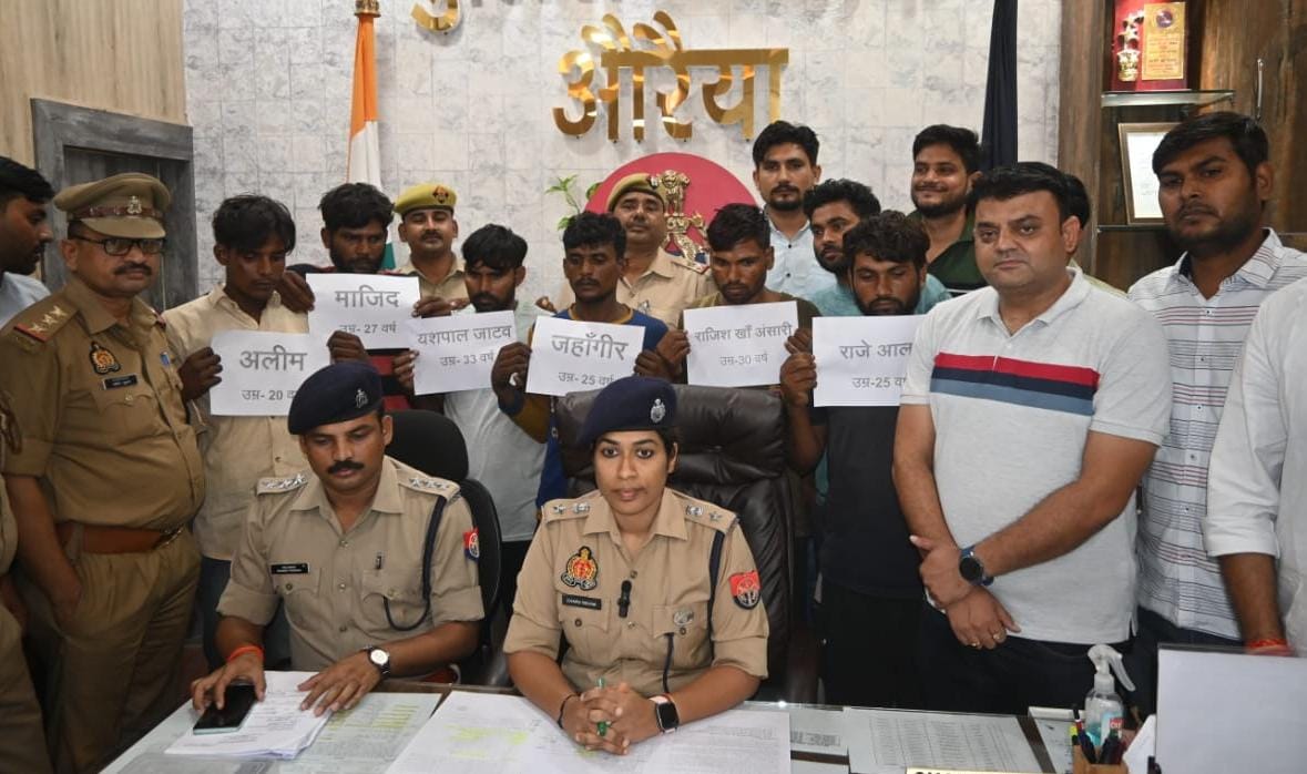 मजदूर बनकर करते थे रेकी:अंतरजनपदीय पंखिया गिरोह के आधा दर्जन बदमाश लाखों के जेवरात नगदी समेत गिरफ्तार