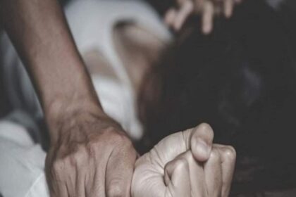 रिश्तों को शर्मसार करने वाली घटना:औरैया में कलयुगी बाप ने बेटी के साथ किया दुष्कर्म,मां ने दर्ज कराया मुकदमा,गिरफ्तार