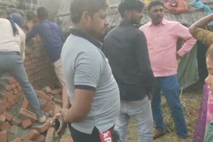दबंगों का हमला:असहाय का उजाड़ दिया आशियाना मुकदमा दर्ज