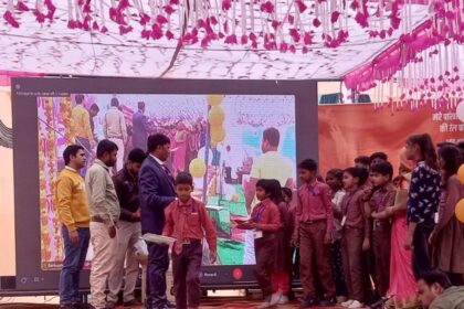 पाता रेलवे ओवरब्रिज लोकार्पण समारोह में बच्चो ने मचाया धमाल पाए पुरूष्कार