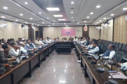 स.वि.अ.पंचायत सेवा संघ यूपी संगठन बैठक:कई मांगों और समस्याओं पर मंथन