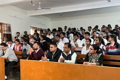 एक दिवसीय सेमिनार लखनऊ:ध्यान केंद्रित कर,तनाव से कैसे दूर रहे जाने उपाय:प्रो.अनिल मिश्रा