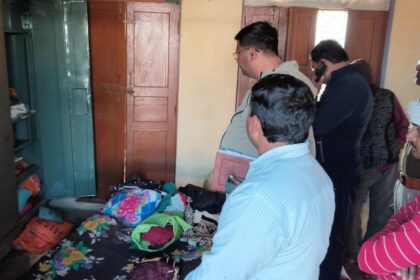 राजफाश के लिए जुटी पुलिस:सेवानिवृत्त शिक्षक के घर से नकदी व जेवरात चोरी