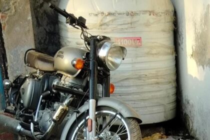 ग्रेटर नोएडा से चुराई गई बुलट अछल्दा में बरामद,आरोपी की तलाश में जुटी पुलिस