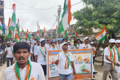 ध्वजारोहण कर तिरंगा प्रभात फेरी निकाल मनाया जश्न:आजादी के पुरोधाओं को नमन