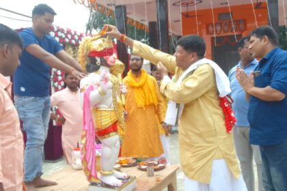 वैदिक मंत्रोच्चारण से हनुमान मूर्ति की प्राण प्रतिष्ठा:संकट पड़ने पर दुष्टों का सफाया करते