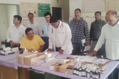 मुख्यमंत्री जन आरोग्य मेला:सीएमओ ने पीएचसी मोहम्दाबाद और घसारा का मुआयना कर साफ सफाई रखने के निर्देश
