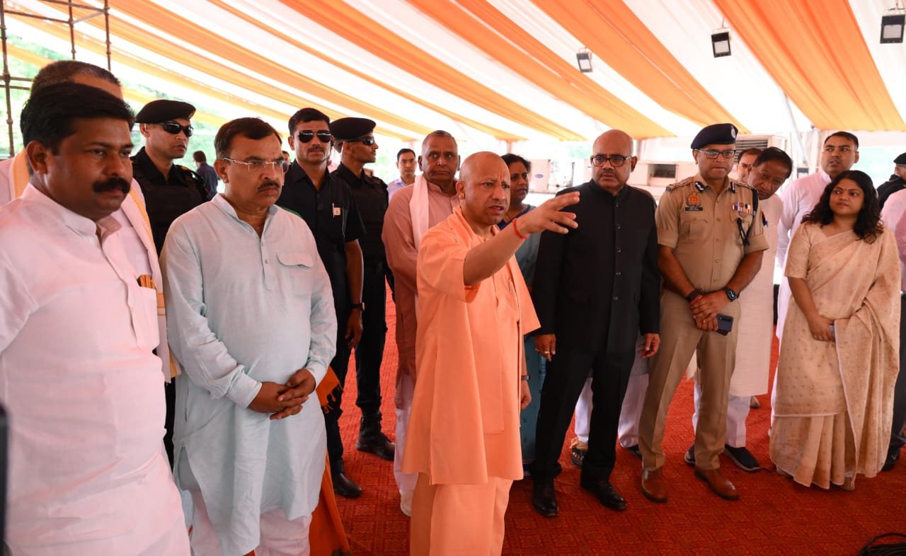 तीन पावर प्लांटों के साथ 47600 करोड़ रुपए की परियोजनाओं लोकार्पण प्रधानमंत्री कानपुर में कल करेंगे:मुख्यमंत्री ने निरीक्षण कर अधिकारियों को दिए निर्देश