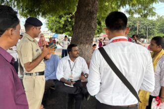 बिना टिकट यात्रियों पर वसूला गया जुर्माना:यात्री टिकट लेकर चले अभियान जारी रहेगा