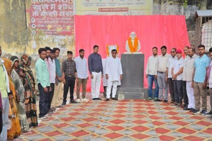 राष्ट्रपिता महात्मा गांधी और लाल बहादुर शास्त्री की अछल्दा में मनाई गई जयंती:दिलाई गई शपथ स्वच्छता के लिए जागरूक